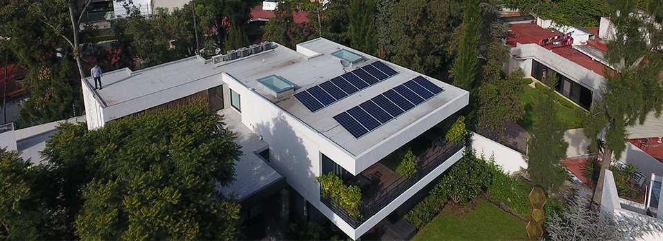 Instalación paneles solares en casa por Solar180